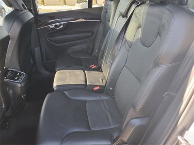 2019 Volvo XC90 T6 Momentum