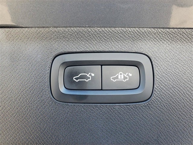 2019 Volvo XC90 T6 Momentum