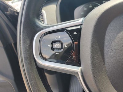 2020 Volvo XC90 T6 Momentum