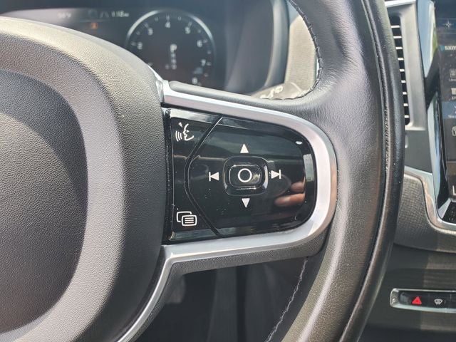 2020 Volvo XC90 T6 Momentum