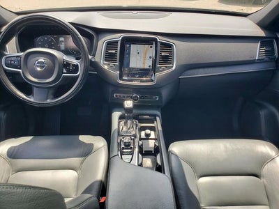 2020 Volvo XC90 T6 Momentum