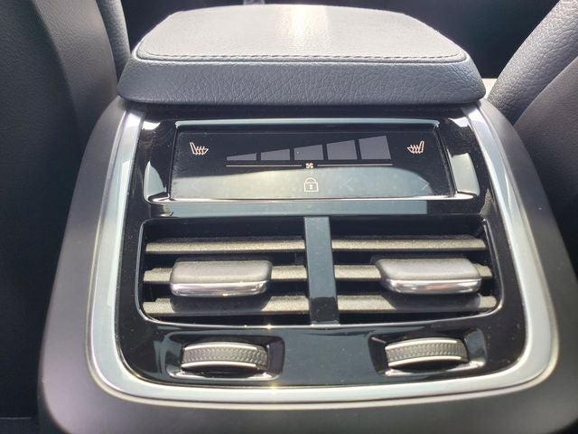 2020 Volvo XC90 T6 Momentum