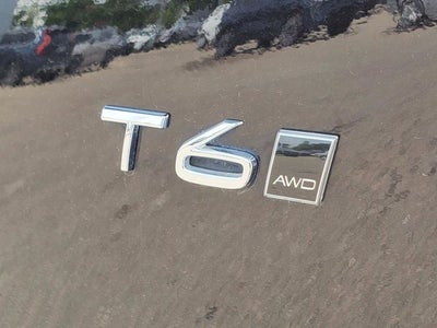 2020 Volvo XC90 T6 Momentum