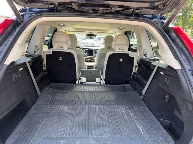 2019 Volvo XC90 T6 Momentum