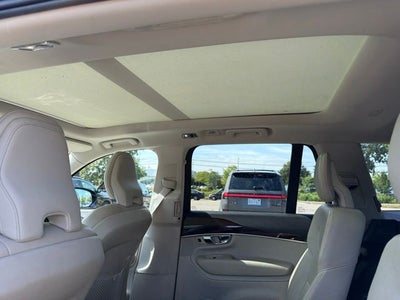 2019 Volvo XC90 T6 Momentum