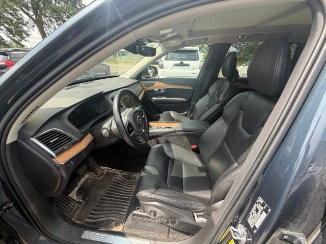 2021 Volvo XC90 T6 Momentum