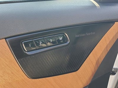 2024 Volvo XC90 Recharge Plug-In Hybrid T8 Plus Bright Theme 7 Passenger