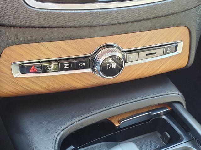 2024 Volvo XC90 Recharge Plug-In Hybrid T8 Plus Bright Theme 7 Passenger