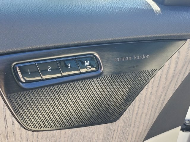 2024 Volvo XC90 Recharge Plug-In Hybrid T8 Plus Bright Theme 7 Passenger
