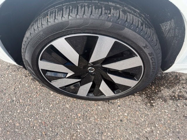 2024 Volvo XC90 Recharge Plug-In Hybrid T8 Plus Bright Theme 7 Passenger