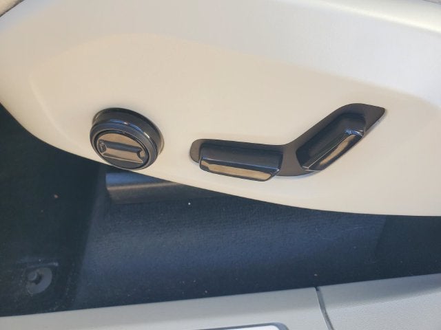 2024 Volvo XC90 Recharge Plug-In Hybrid T8 Plus Bright Theme 7 Passenger
