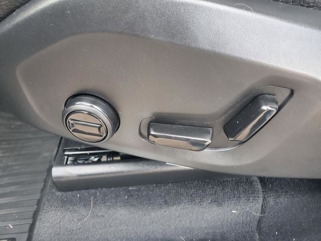 2023 Volvo XC90 Recharge Plug-In Hybrid T8 Plus Dark Theme 7 Passenger