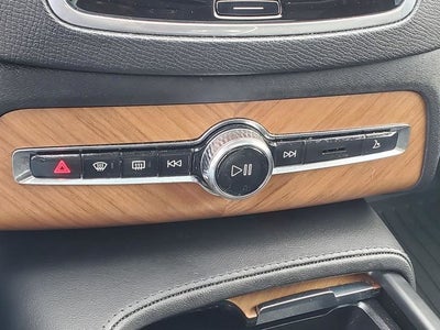 2023 Volvo XC90 Recharge Plug-In Hybrid T8 Plus Dark Theme 7 Passenger