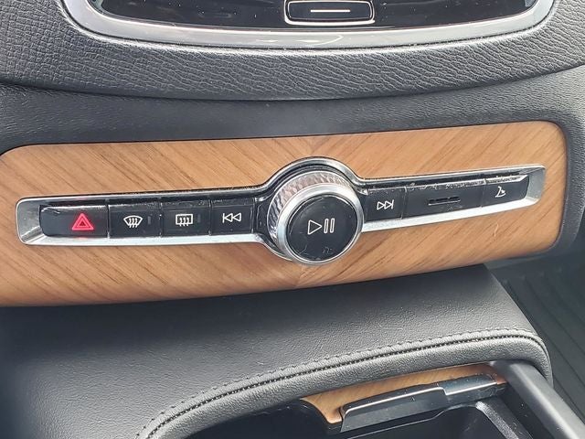 2023 Volvo XC90 Recharge Plug-In Hybrid T8 Plus Dark Theme 7 Passenger