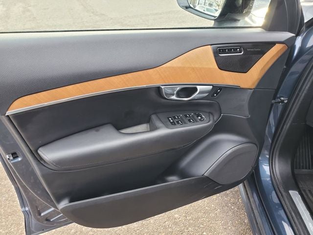 2023 Volvo XC90 Recharge Plug-In Hybrid T8 Plus Dark Theme 7 Passenger