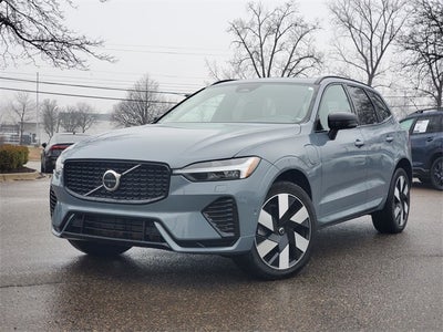 2024 Volvo XC60 Recharge Plug-In Hybrid T8 Plus Dark Theme