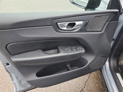 2024 Volvo XC60 Recharge Plug-In Hybrid T8 Plus Dark Theme