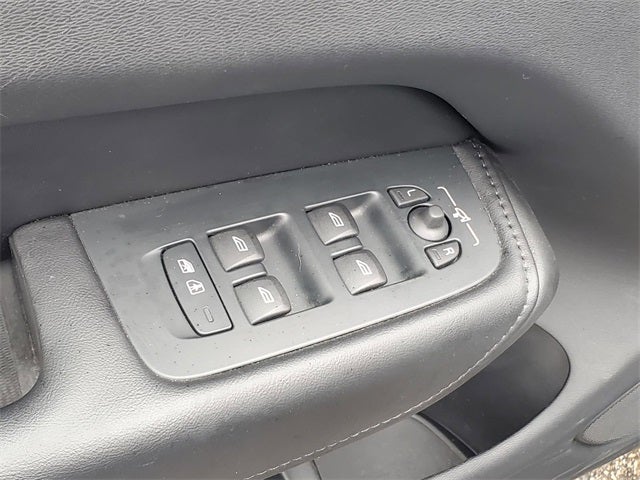 2024 Volvo XC60 Recharge Plug-In Hybrid T8 Plus Dark Theme