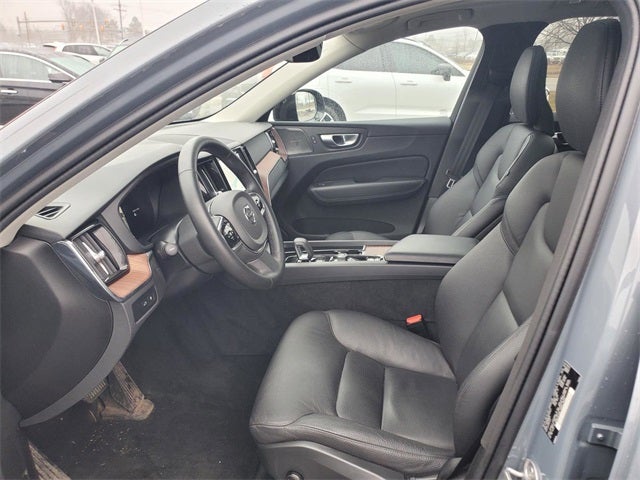 2024 Volvo XC60 Recharge Plug-In Hybrid T8 Plus Dark Theme