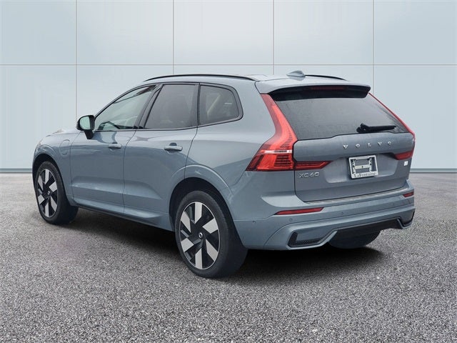 2024 Volvo XC60 Recharge Plug-In Hybrid T8 Plus Dark Theme