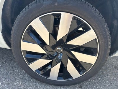 2025 Volvo XC90 Plug-In Hybrid T8 Plus 6 Passenger