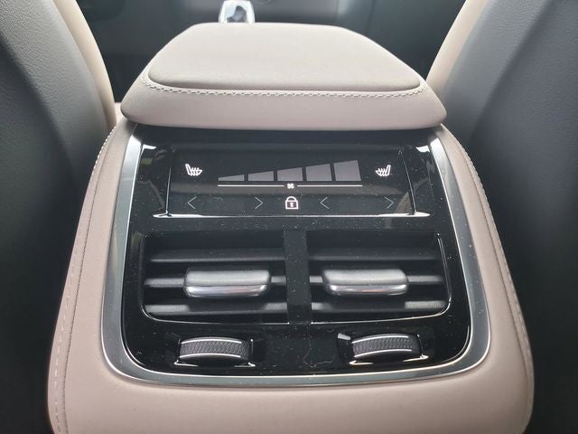 2026 Volvo XC90 Plug-In Hybrid T8 Ultra 6 Passenger