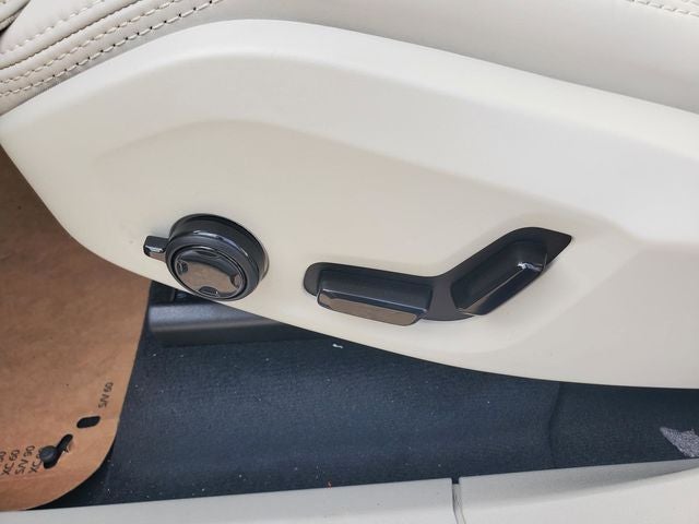 2026 Volvo XC90 Plug-In Hybrid T8 Ultra 6 Passenger
