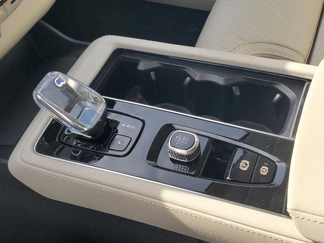 2026 Volvo XC90 Plug-In Hybrid T8 Ultra 6 Passenger