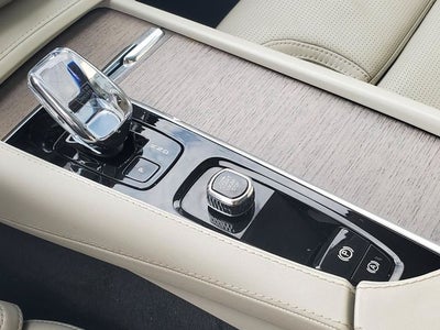 2024 Volvo XC90 Recharge Plug-In Hybrid Ultimate