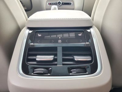 2024 Volvo XC90 Recharge Plug-In Hybrid Ultimate