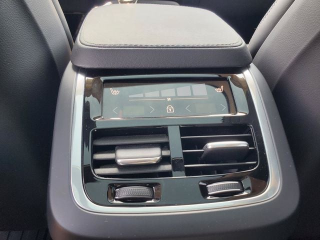 2024 Volvo XC90 Recharge Plug-In Hybrid Ultimate