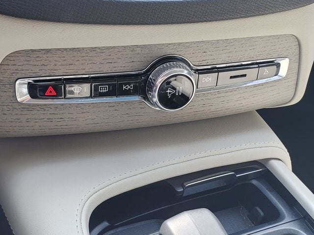 2025 Volvo XC90 Plug-In Hybrid T8 Plus 7 Passenger