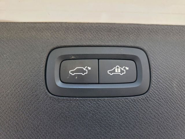 2025 Volvo XC90 Plug-In Hybrid T8 Plus 7 Passenger