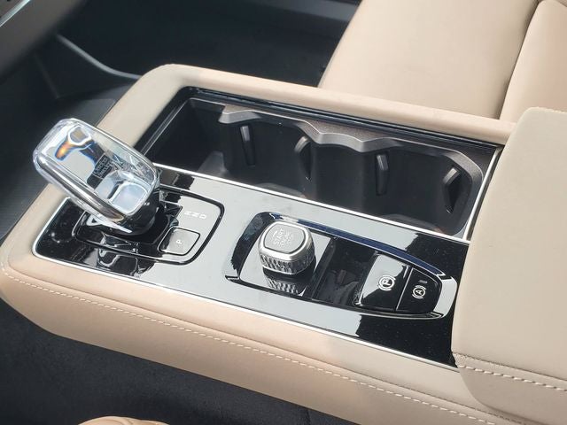 2026 Volvo XC90 Plug-In Hybrid T8 Plus 7 Passenger