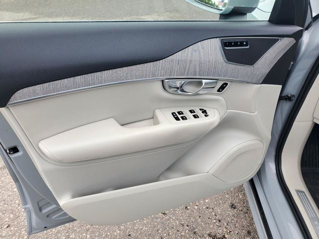 2025 Volvo XC90 Plug-In Hybrid T8 Plus 7 Passenger