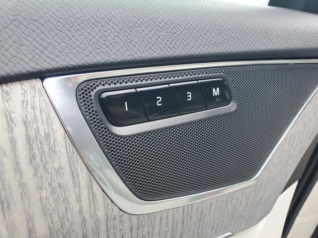 2025 Volvo XC90 Plug-In Hybrid T8 Plus 7 Passenger