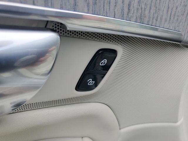 2025 Volvo XC90 Plug-In Hybrid T8 Plus 7 Passenger