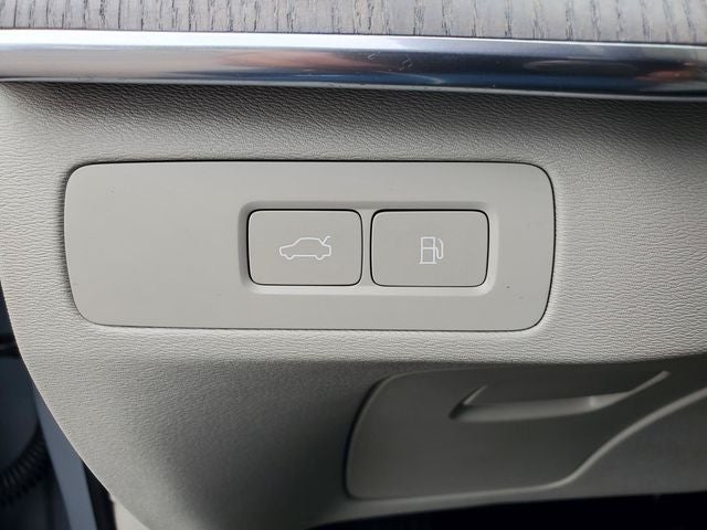 2025 Volvo XC90 Plug-In Hybrid T8 Plus 7 Passenger
