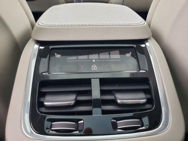 2025 Volvo XC90 Plug-In Hybrid T8 Plus 7 Passenger