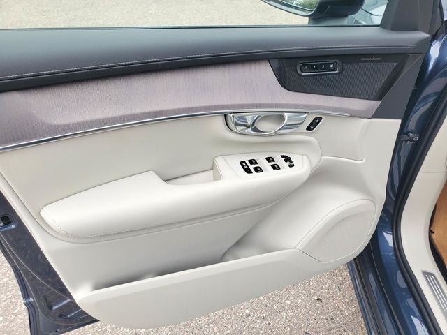 2026 Volvo XC90 Plug-In Hybrid T8 Ultra