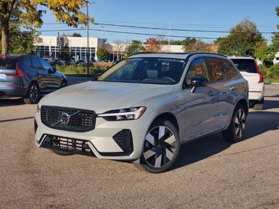 2025 Volvo XC60 Plug-In Hybrid T8 Plus