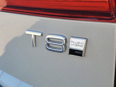2025 Volvo XC60 Plug-In Hybrid T8 Plus