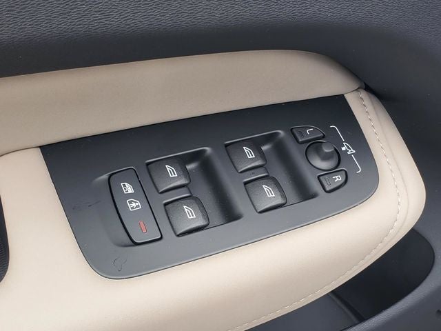 2026 Volvo XC60 Plug-In Hybrid T8 Plus