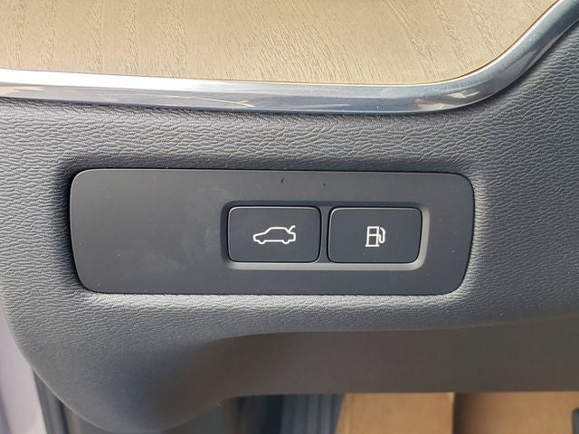 2026 Volvo XC60 Plug-In Hybrid T8 Plus