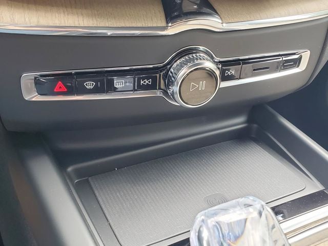 2026 Volvo XC60 Plug-In Hybrid T8 Plus