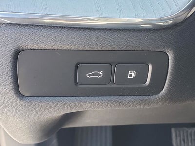 2025 Volvo XC60 Plug-In Hybrid T8 Plus