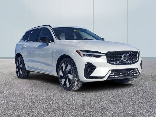 2025 Volvo XC60 Plug-In Hybrid T8 Plus