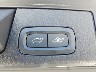 2025 Volvo XC60 Plug-In Hybrid T8 Plus