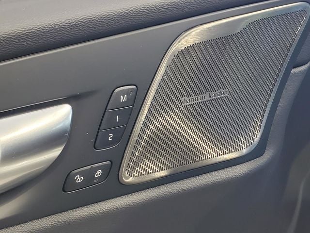 2026 Volvo XC60 Plug-In Hybrid T8 Plus