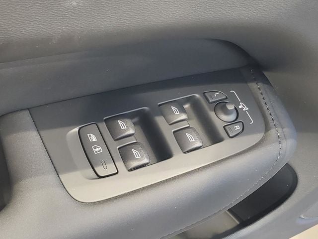 2026 Volvo XC60 Plug-In Hybrid T8 Plus